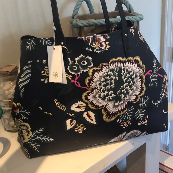Tory Burch Handbags - Tory Burch ❤️ Kerrington Square tote! FINAL PRICE